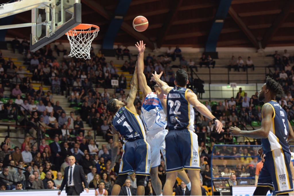 basket cantù torino 4