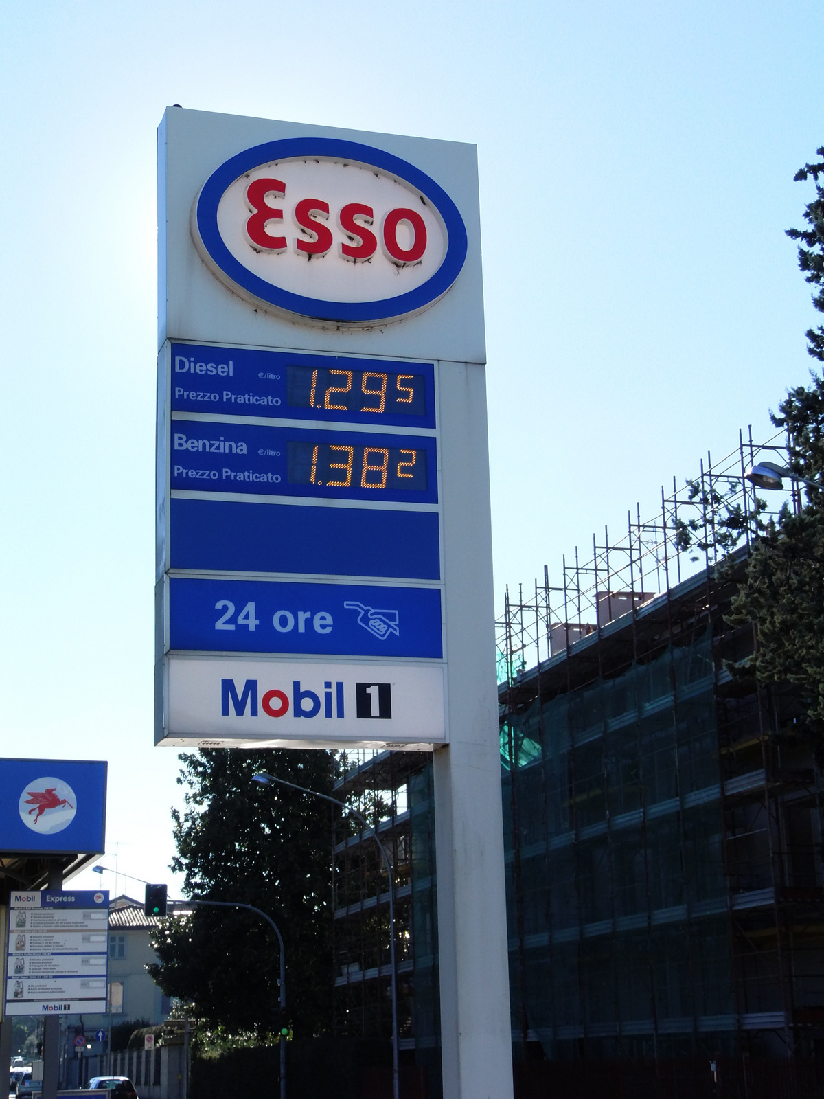 Distributori a Cantù 2015