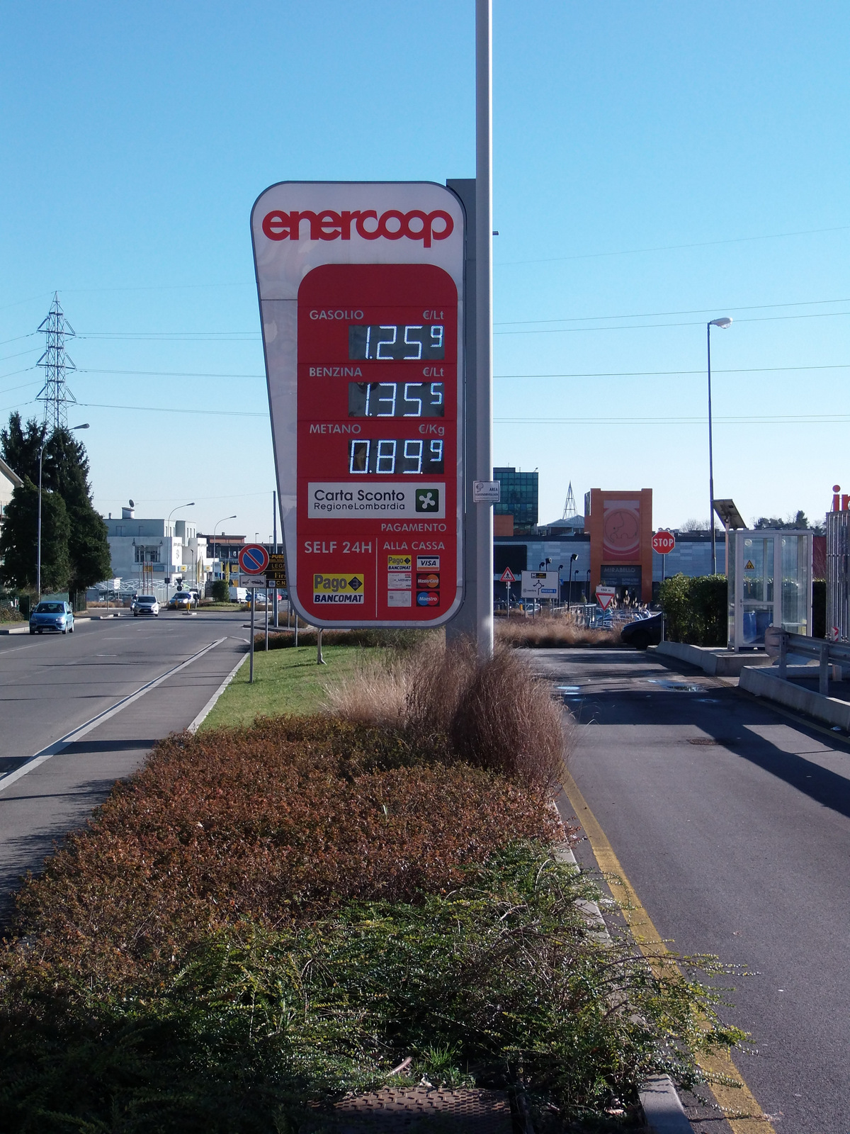 Distributori a Cantù 2015