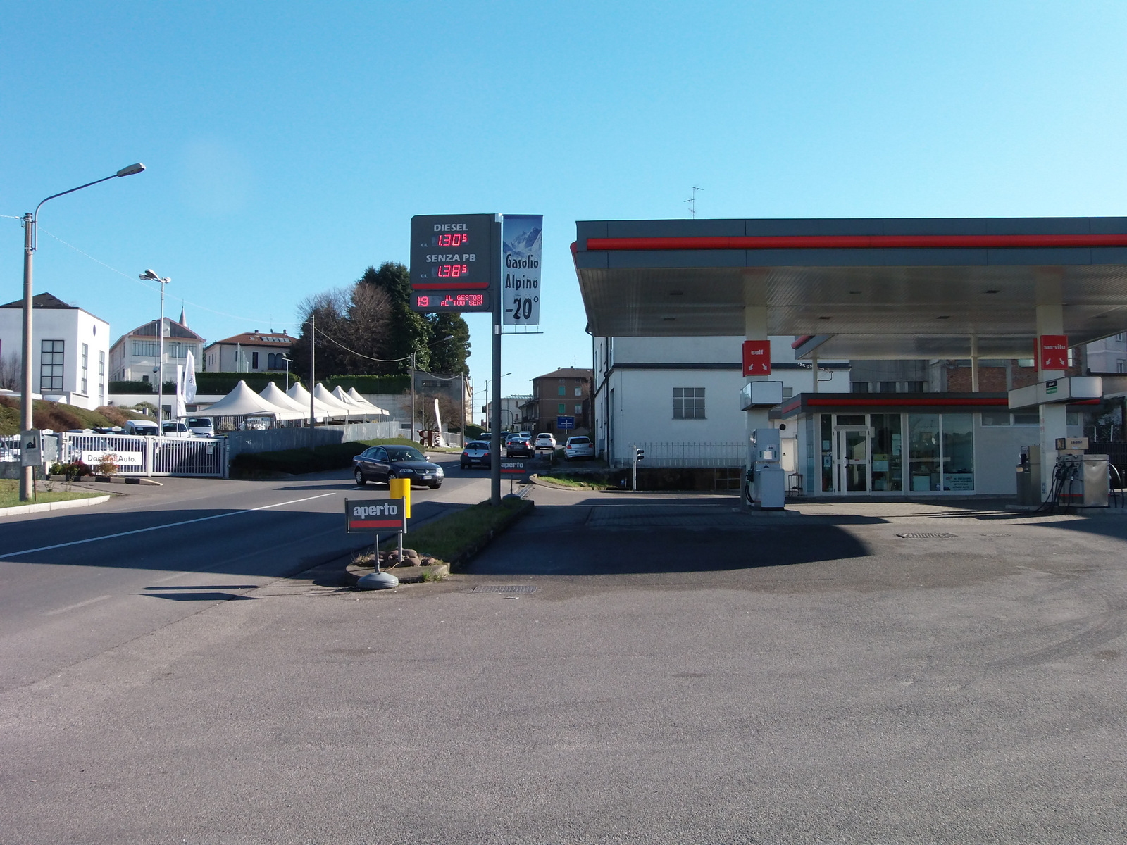 Distributori a Cantù 2015