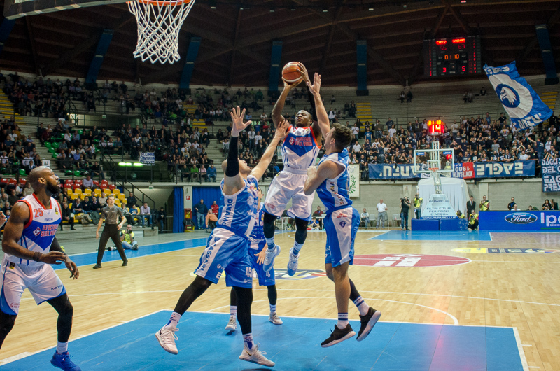 pallacanestro cantù - sassari (15)