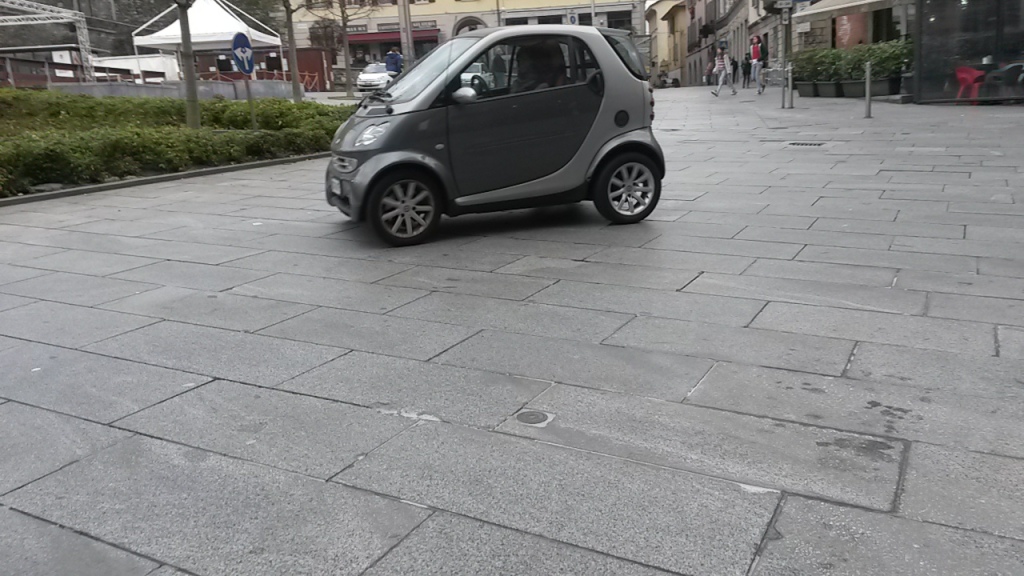 buche piazza garibaldi auto