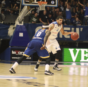 Basket Cantù Khimki Azione 15 Feldeine