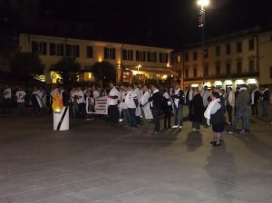 drappo bianco manifestazione 2