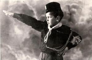 SALUTO FASCISTA BIMBO