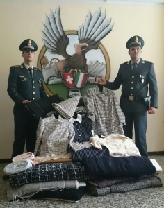 abiti contraffatti