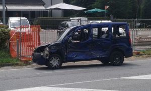 auto sfasciata