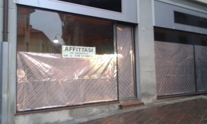 AFFITTASI-negozio