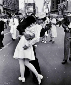 bacio-times-square-seconda-guerra-mondiale