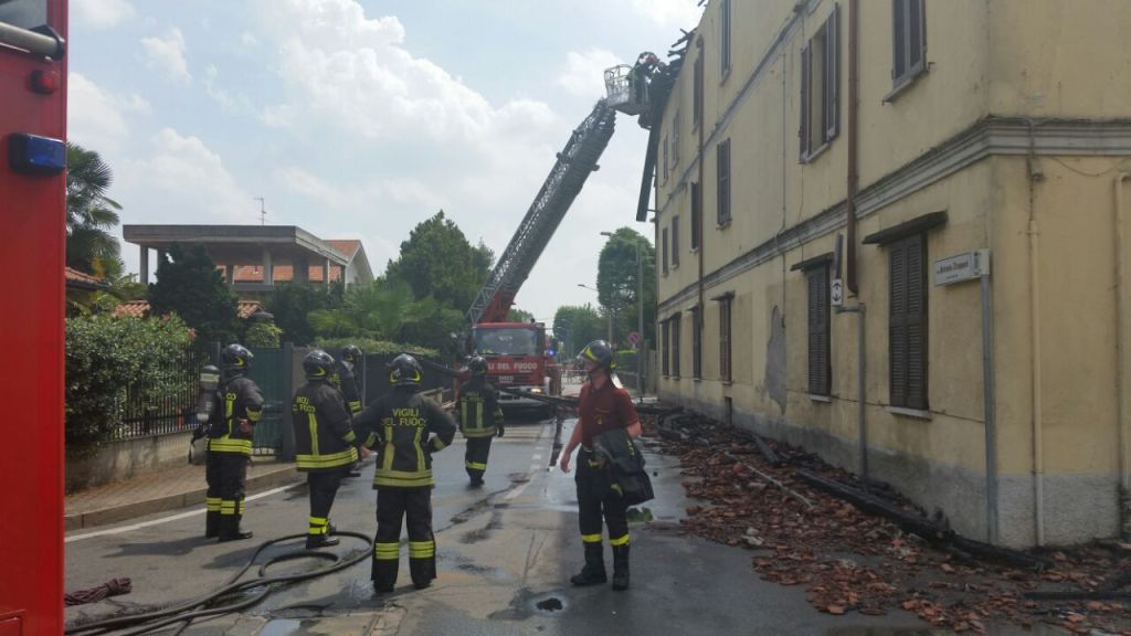 incendio via stoppani mariano