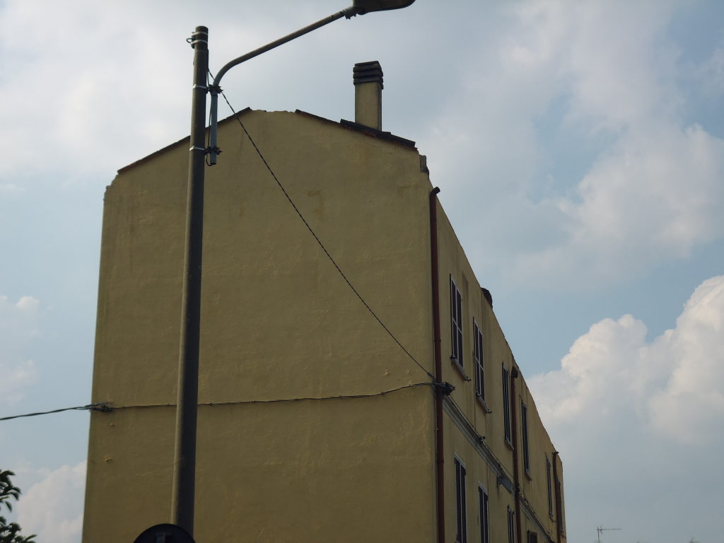 incendio via stoppani mariano 3