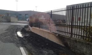 scheletro azienda bruciata.jpg3