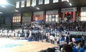BASKET ESORDIO IN CASA