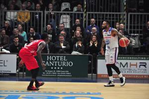 Basket Cantù Pistoia Hodge