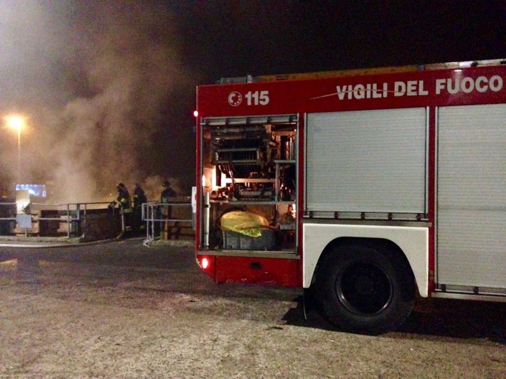 incendio discarica albiolo 2