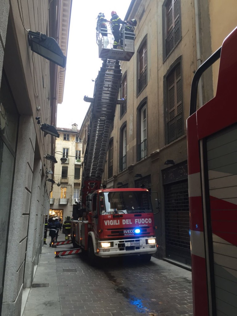 Via porta cornicione vigili (3)