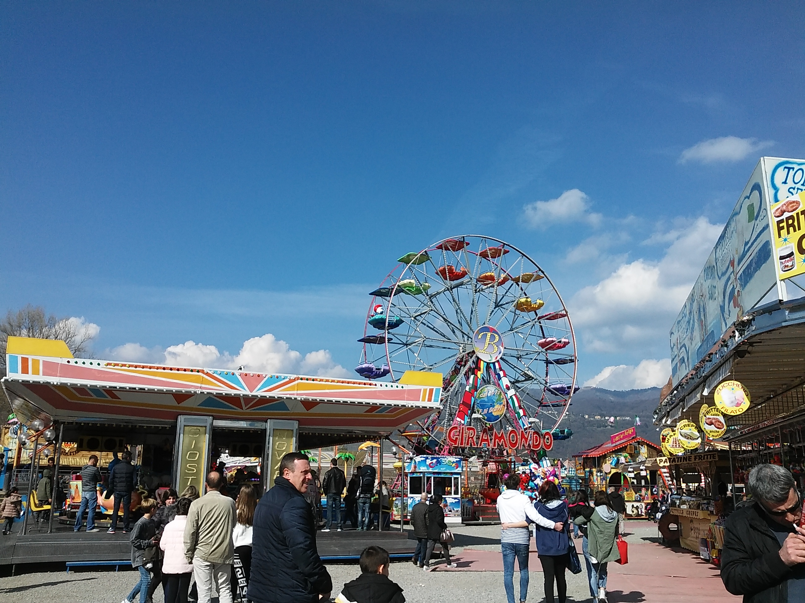EVENTO Torna per un mese il Luna Park gli orari e le foto EVENTO Torna per un mese il Luna Park gli orari e le foto