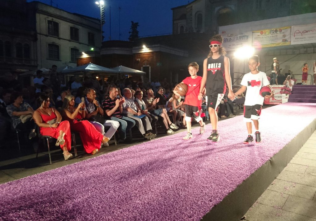 Sfilata piazza Garibaldi