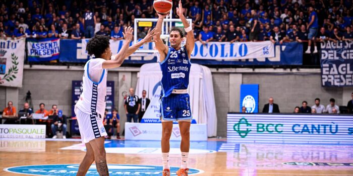 BASKET – Cantù tiene testa a Napoli ma cede nel finale 80-99 al PalaDesio