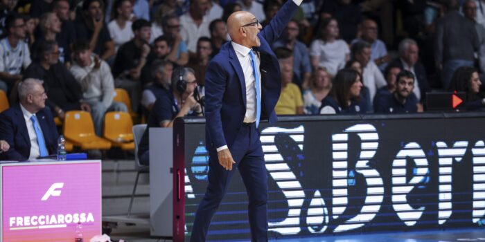 BASKET – L’Acqua S.Bernardo Cantù sfida Napoli, Vitucci: “Vogliamo reagire”